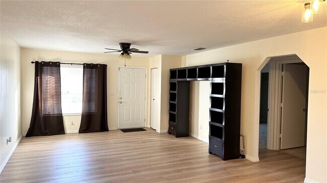 Foto del edificio - 58 Winter Ridge Rd