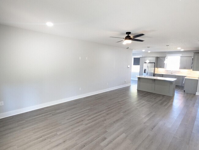 Foto del edificio - 5841 Congress St