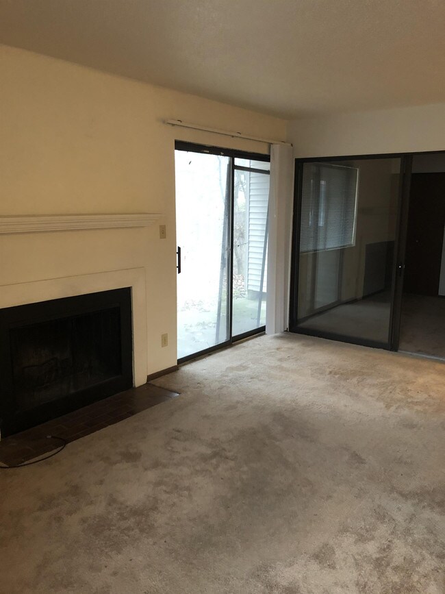 Building Photo - 5745 Autumn Ridge Ct