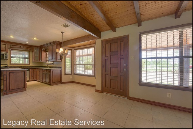 Building Photo - 3 br, 3 bath House - 6525 Upper Valley
