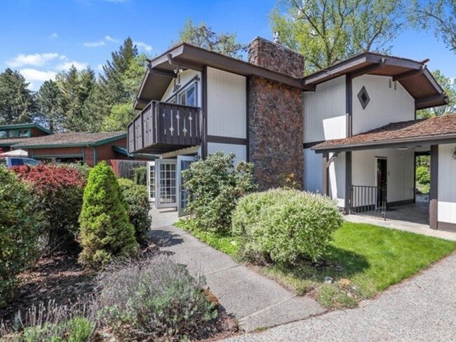 Building Photo - Liberty Lake 608 S Shoreline Dr