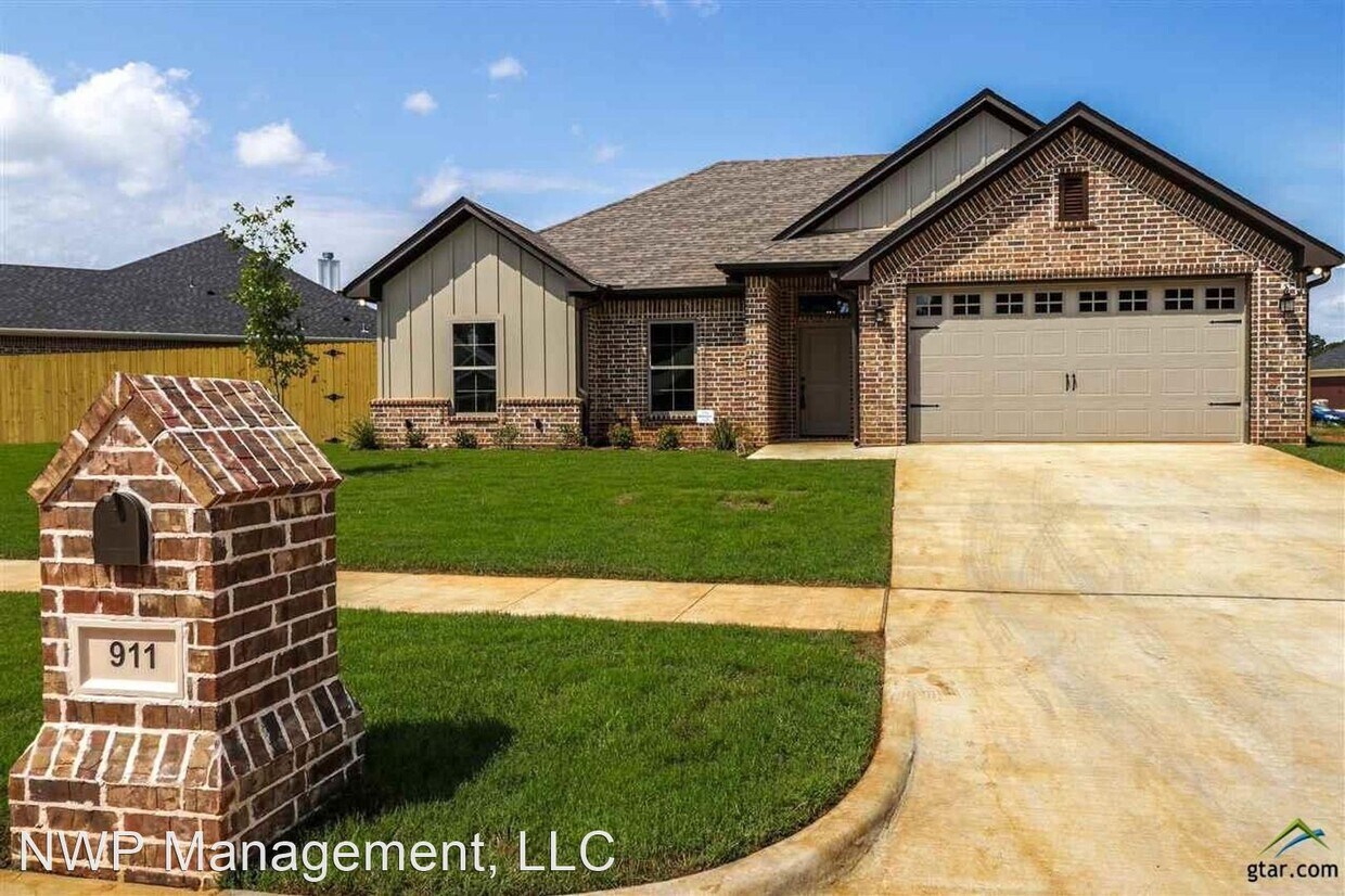 Foto principal - 4 br, 2 bath House - 911 Jackie Ray