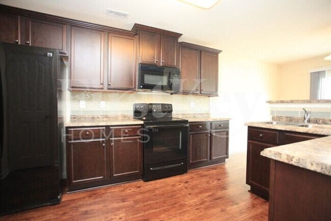Building Photo - 413 Lind Point Ln