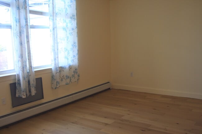 Living Room area - 102 Horizon Ln