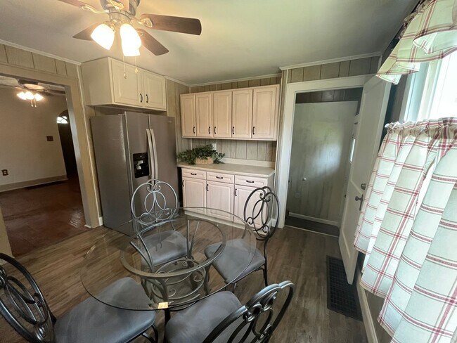 Foto del edificio - Two Bedroom in East Alton