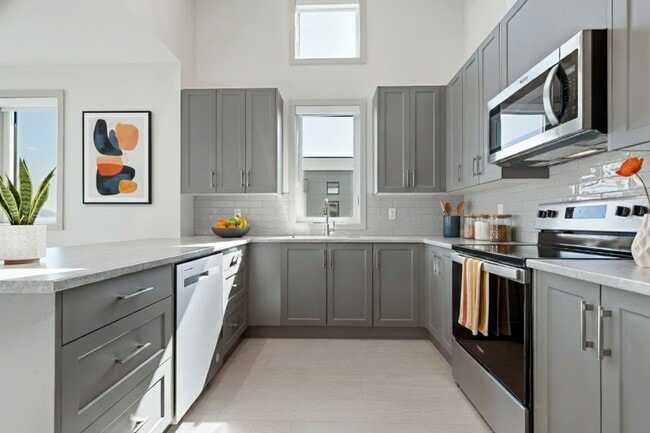 Building Photo - 45547-45547 Knight Rd