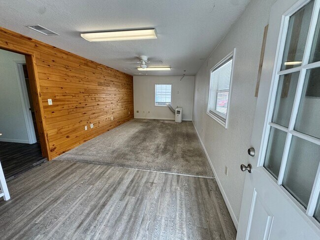 Foto del edificio - 306 N Iona Ave