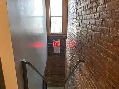 Foto del edificio - Welcome home to this bright and inviting one-bedroom in the heart of Bedford-Stuyvesant.