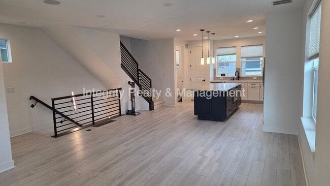 Building Photo - 11014 E Hinsdale Cir