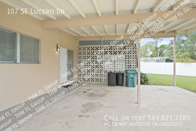 Foto del edificio - 107 SE Lucero Dr