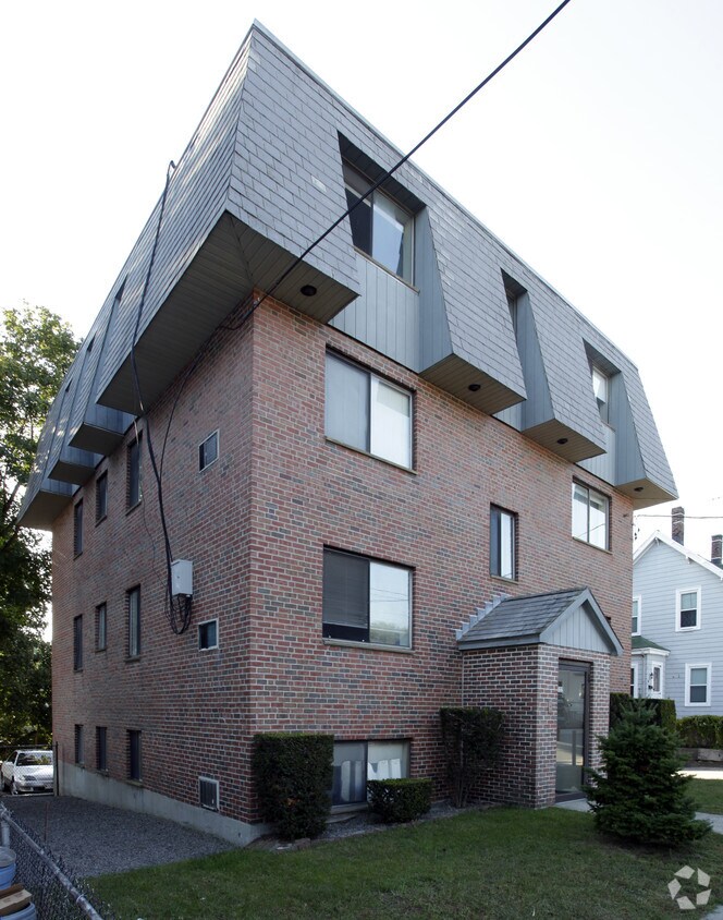 Building Photo - 122 Liberty St