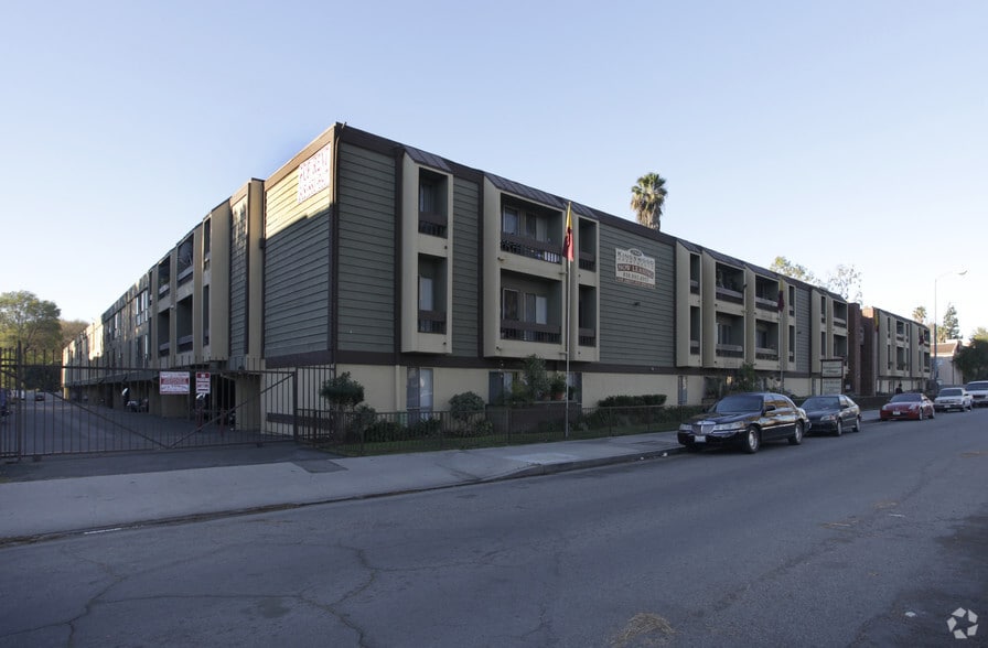 Kingswood Village Rentals Reseda, CA