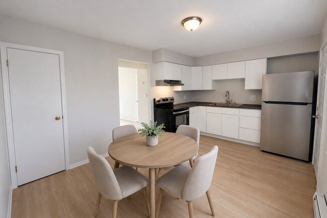 Foto del edificio - Newly Renovated 2 Bed, 1.5 Bath Townhome – Prime Location Near 28th Street