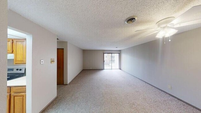 Foto del edificio - 1727 N Grandview Ln