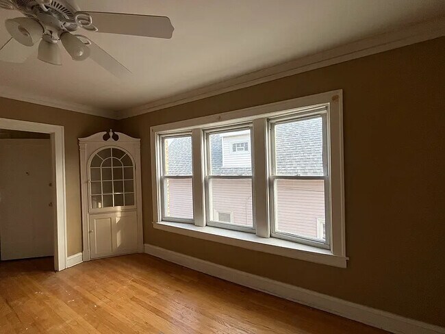 Foto del edificio - 1022 N Menard Ave