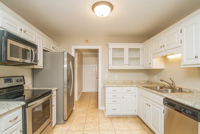 Building Photo - 306 Gatewood Dr