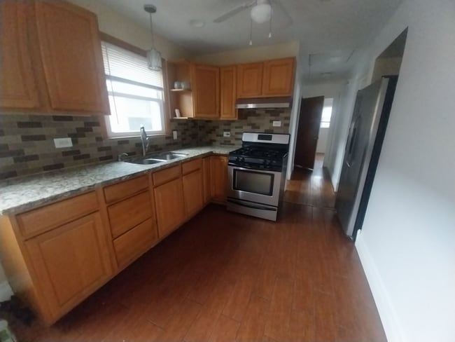 Foto del edificio - 8025 S Wentworth Ave