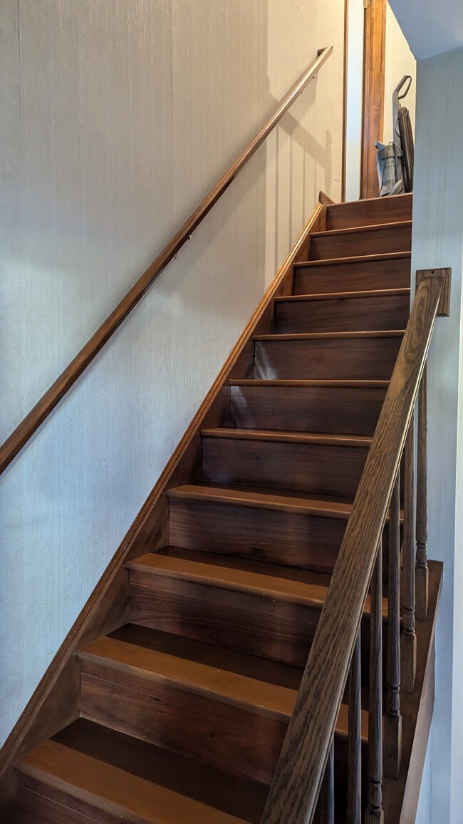Stairs to 2nd Floor - 50 Gloucester St