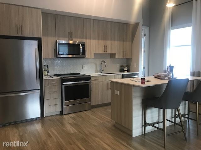 Building Photo - 2 br, 2 bath  - 123 E PINE ST