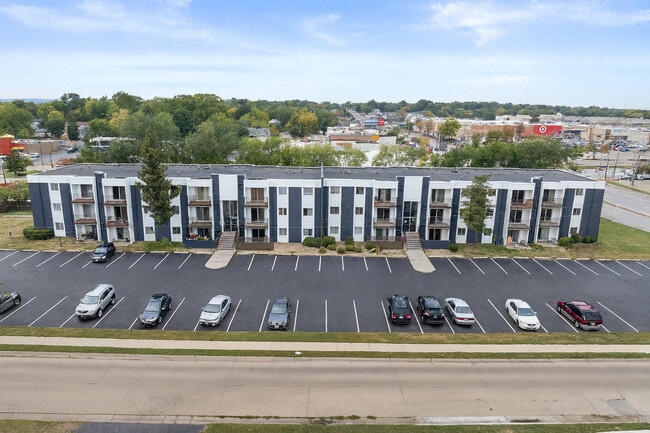 Building Photo - Crossroad Apartments