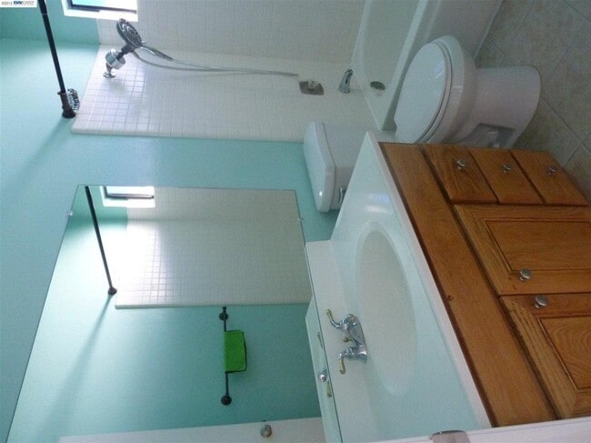 Building Photo - 39455 Albany Common