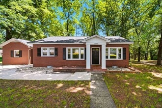 Building Photo - 2048 Quiet Ln