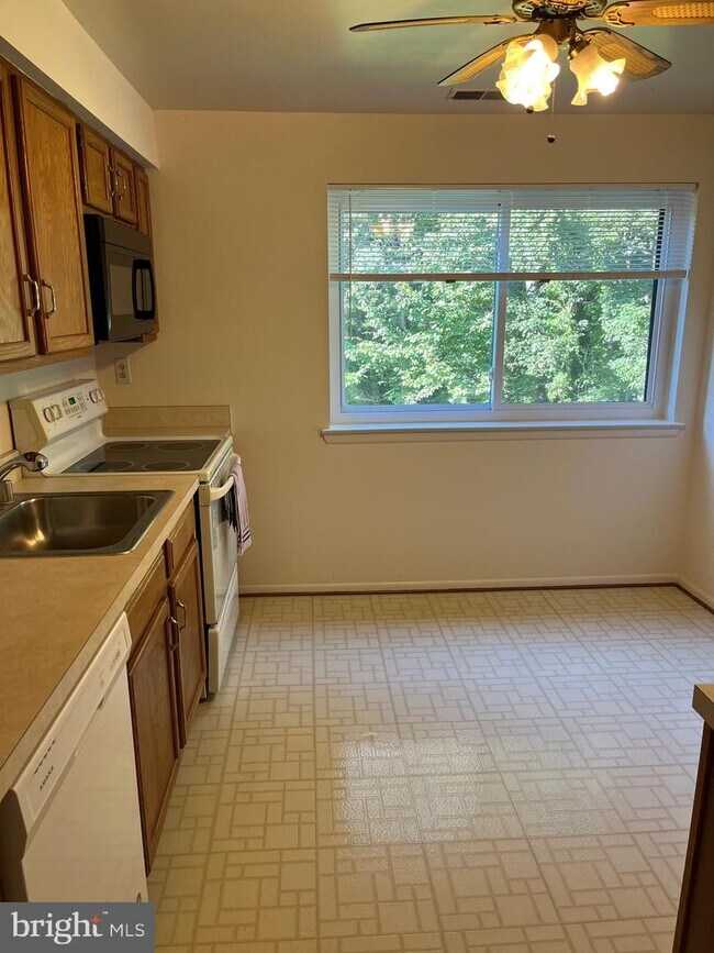 Building Photo - 10606 Partridge Ln