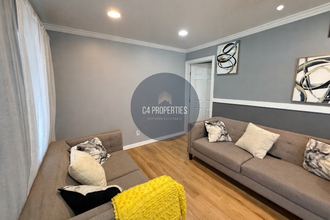 Building Photo - 315 Lado De Loma Dr