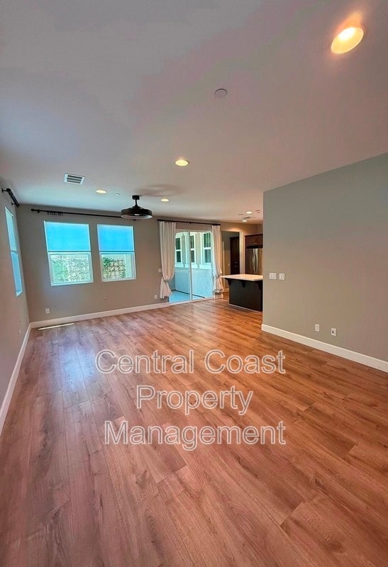 Building Photo - 490 Palisade Dr