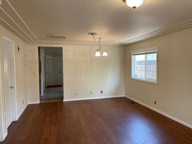 Foto del edificio - 824 NW Newport Ave
