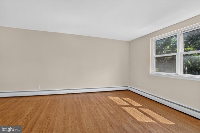 Foto del edificio - 5990 Henry Ave