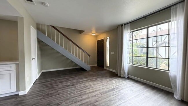 Photo - 1013 W. Linden St. #11 - Cozy 2 Bed 1.5 Bath Condo Available Now In Riverside!
