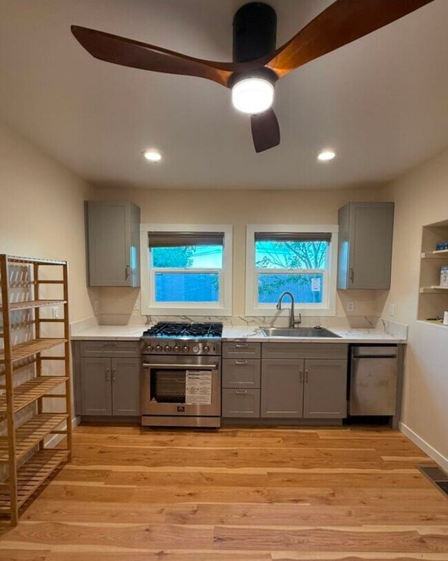 Foto del edificio - 2 bedroom 2 bath home close to downtown