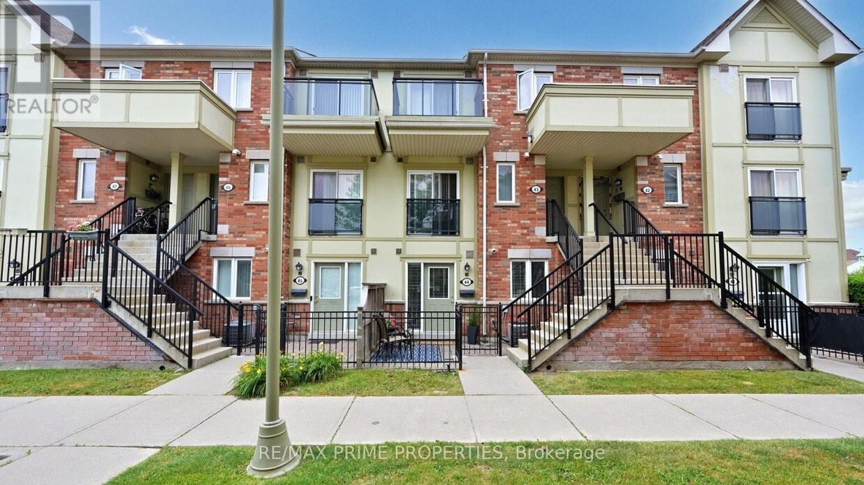 Photo principale - 2265-2265 Bur Oak Ave