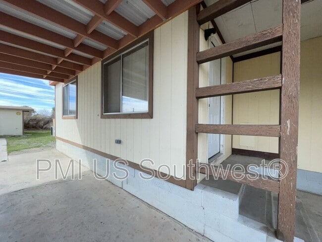 Foto del edificio - 1054 Riverview Dr