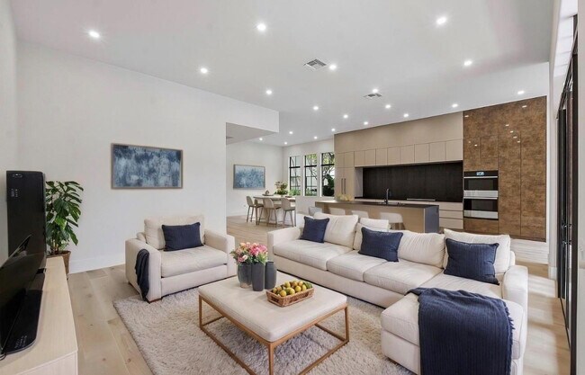 Foto del edificio - 7247 Wisteria Ave