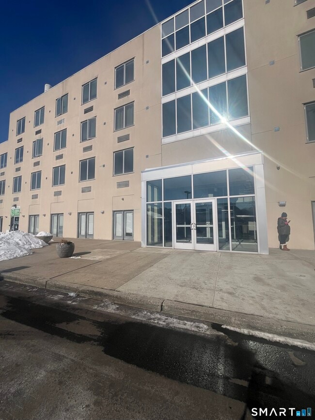 Building Photo - 49 Day St