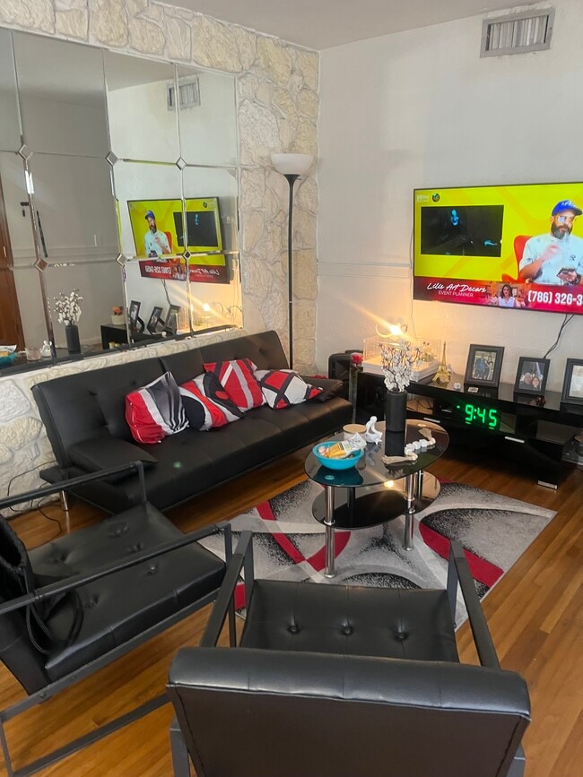 Foto del edificio - 2015 SW 85th Ave