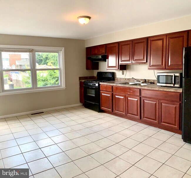 Foto del edificio - 8023 Gough St