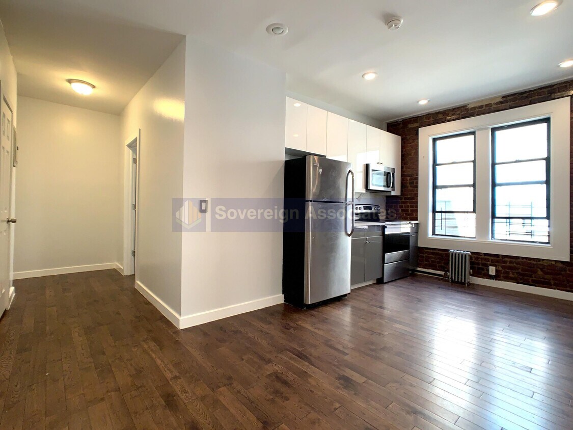 14 Thayer Street Room for Rent in New York, NY
