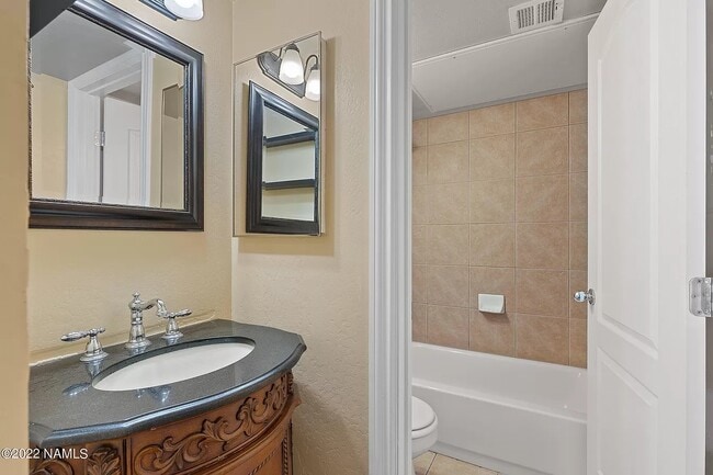 Foto del edificio - 3200 S Litzler Dr