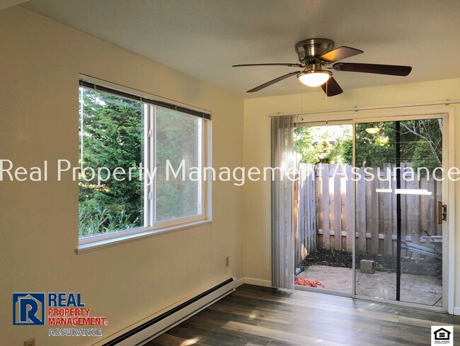 Building Photo - Super Clean, Cute, Private, and Well-Maint...