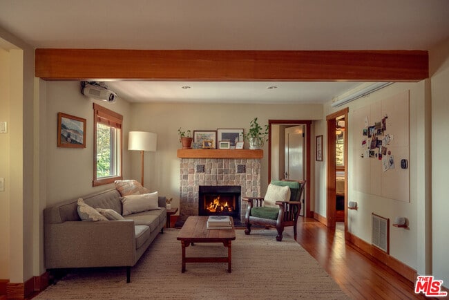 Building Photo - 1480 N Mentor Ave