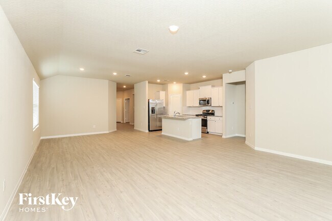 Building Photo - 8014 Carver Heights