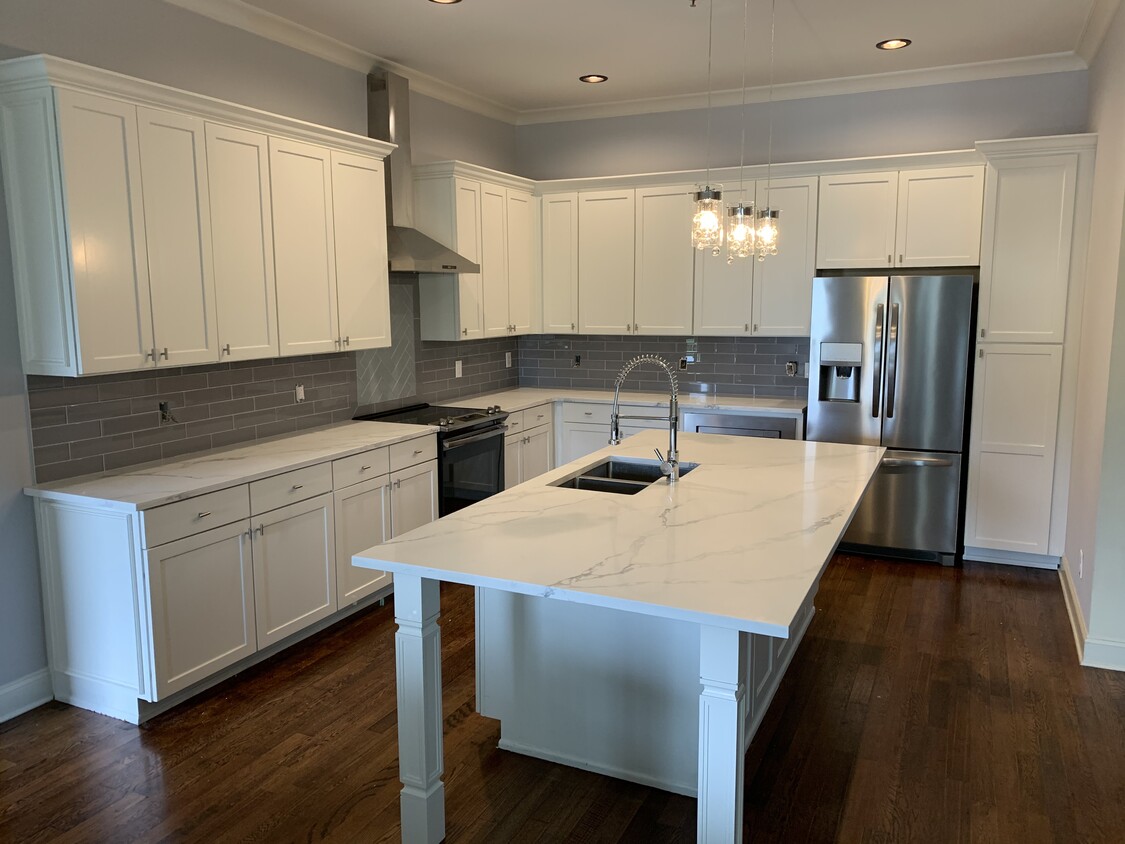 NEW kitchen - 360 Chambers St