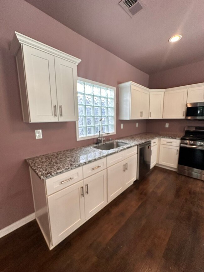 Foto del edificio - 829 E Chestnut St