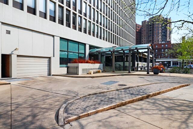 Building Photo - 444 W Fullerton Pkwy