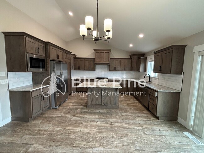 Foto del edificio - 5083 Thatcher Ave