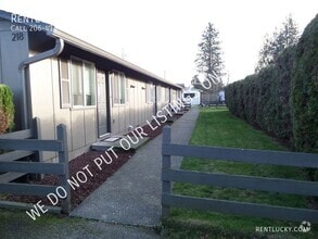 Building Photo - 218 3rd Ave SW