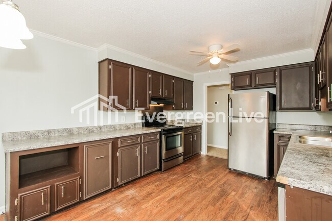 Foto del edificio - 213 Andover Cir